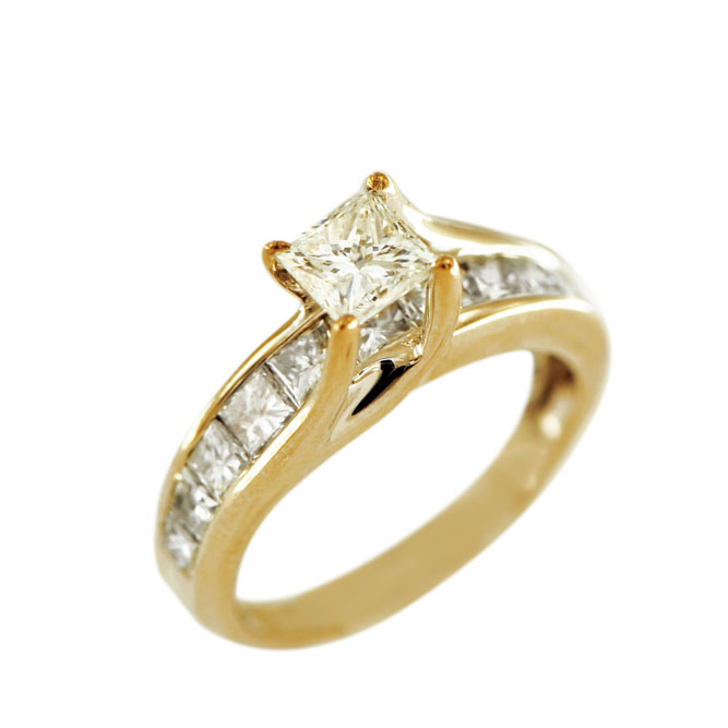 1JDR3.8 - Diamond Engagement Ring